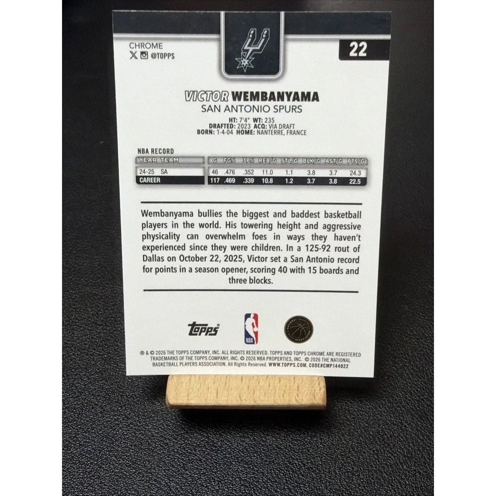 2025-26 Topps Chrome Update Series- Victor Wembanyama #22 Refractor U